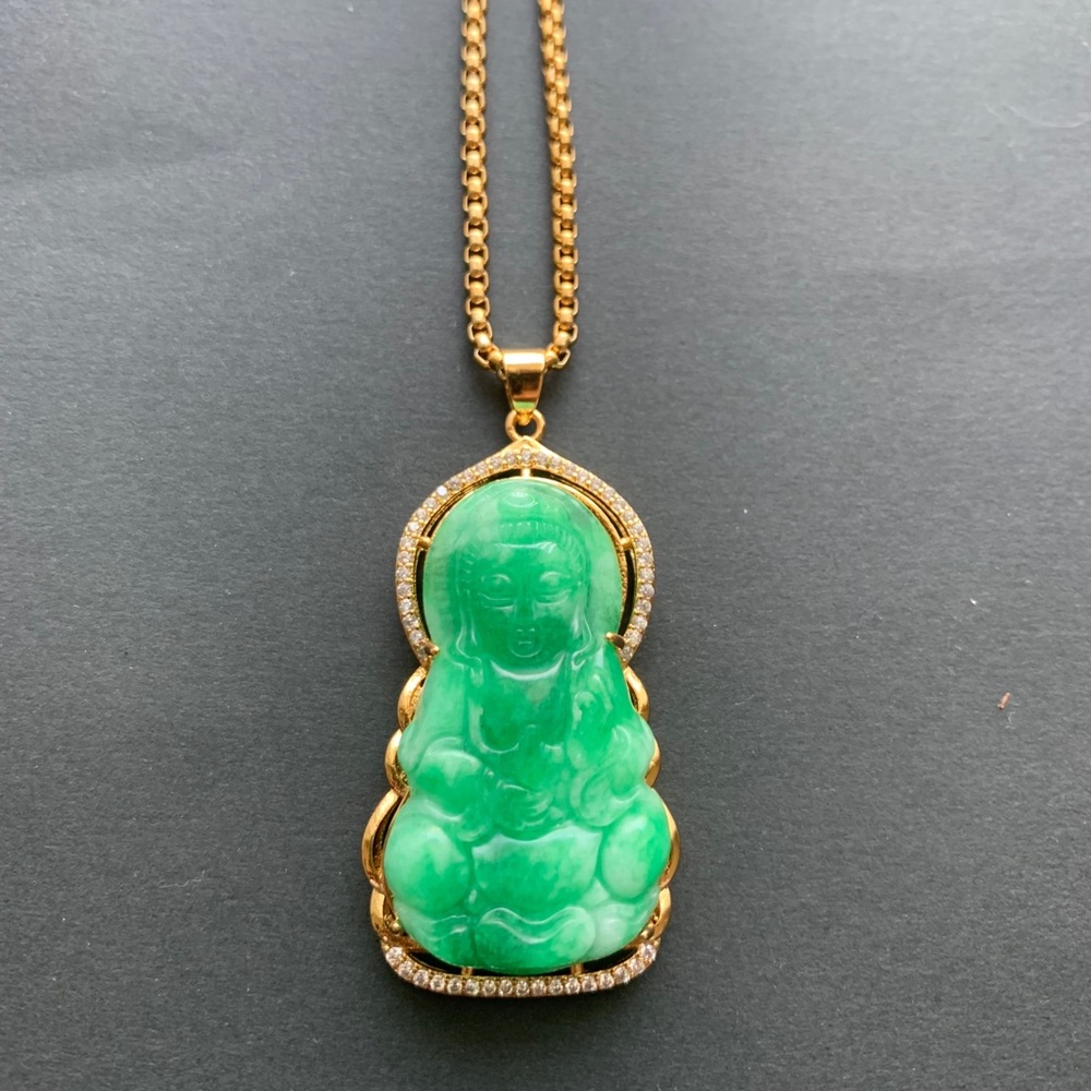 Jade Buddha pendant/w 24 inch chain